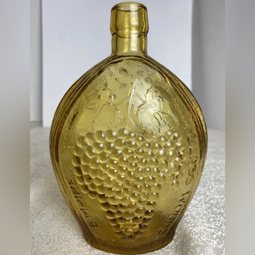 Vintage Empire Glass Amber Eagle & Grapes Flask Bottle MCM - Picture 5 of 9